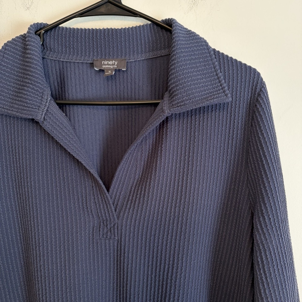Ninety Clothing Co Blue Textured Rib Knit Tunic Top Women's M Roll Tab Stretch
